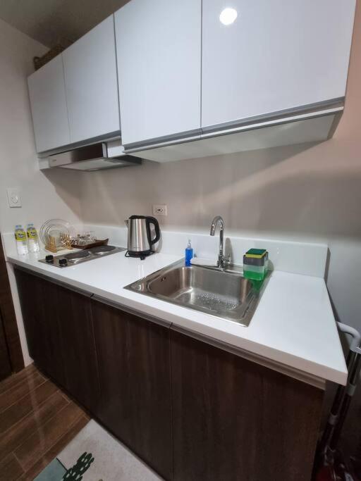 Great View 1 Bedroom Condo In Makati Near Trident Tower Manilla Buitenkant foto
